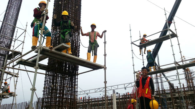 Construcción de una tienda Ikea en Yakarta, Indonesia.