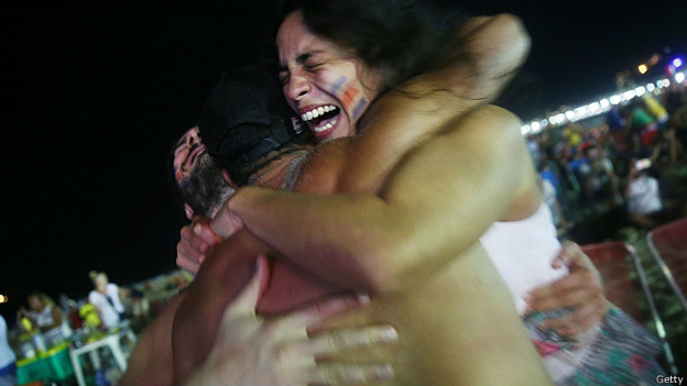 Pareja abrazada