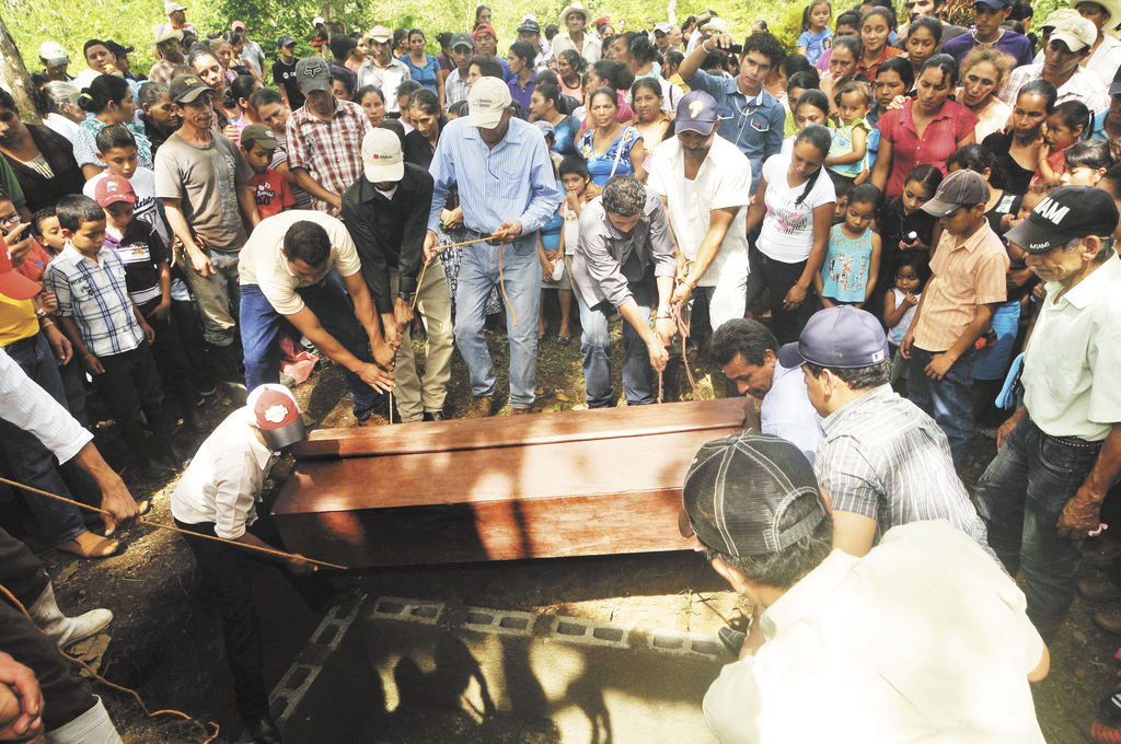 El productor Modesto Duarte Altamirano  (62) fue sepultado ayer en la comunidad El Corozal, del municipio de Santa María de Pantasma.
LA PRENSA/ R. FONSECA