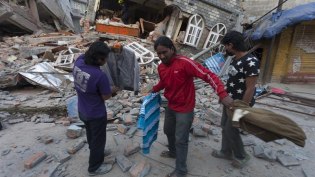 Nepal sigue a la espera de ayuda humanitaria