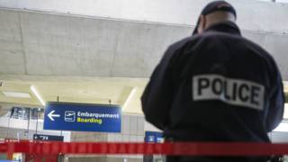 Policia en aeropuerto de París