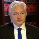 Julian Assange durante la entrevista con Fox News en la Embajada de Ecuador en Londres, Inglaterra. (Captura de vídeo)