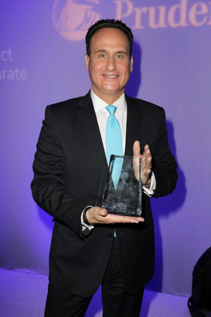 Noticias Telemundo Anchor Jose Diaz-Balart received the 2017 Latinovator Award