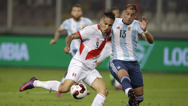 En el partido en Lima, Perú y Argentina empataron por 2-2.