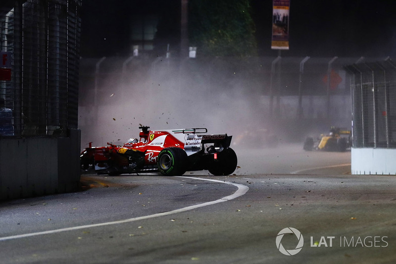 Sebastian Vettel, Ferrari SF70H choca con el muro