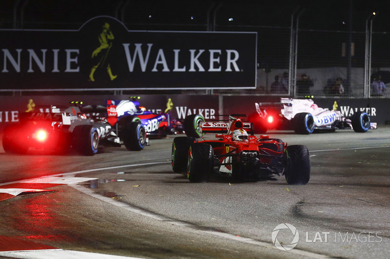 Sebastian Vettel, Ferrari SF70H pierde el Morro de su coche después de una colisión