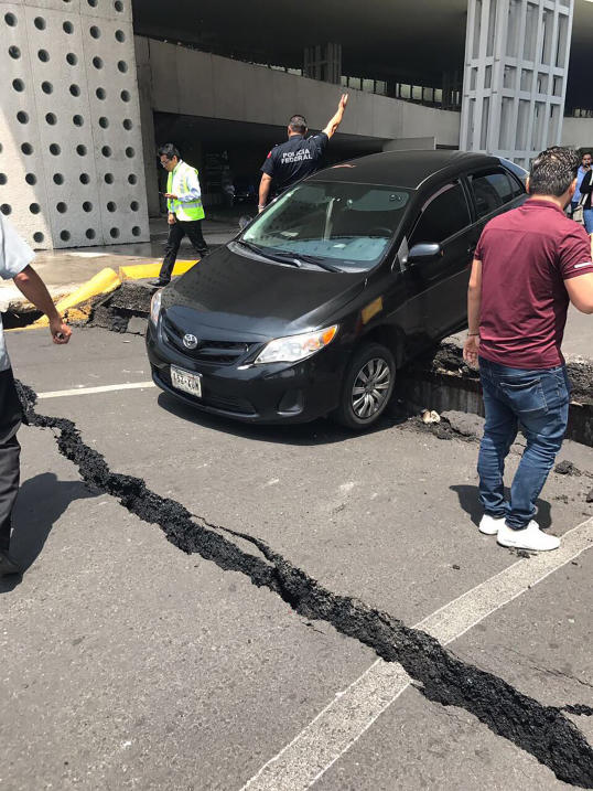 Destrozos en el aeropuerto internacional de M&eacute;xico.