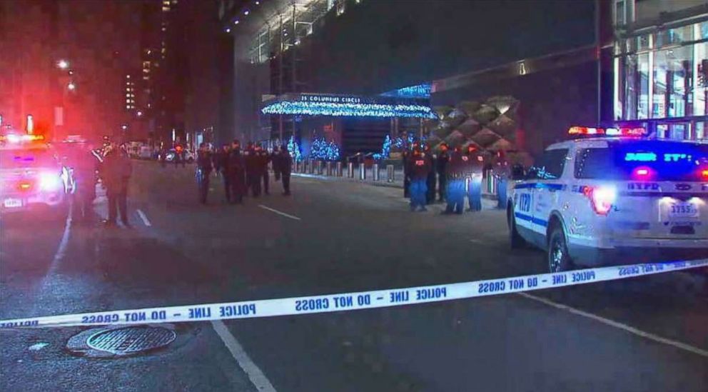 PHOTO: NYPD units wait outside the Time Warner Center in Manhattan on Thursday, Dec. 6, 2018, after a bomb threat was called into CNN. No explosives were found.